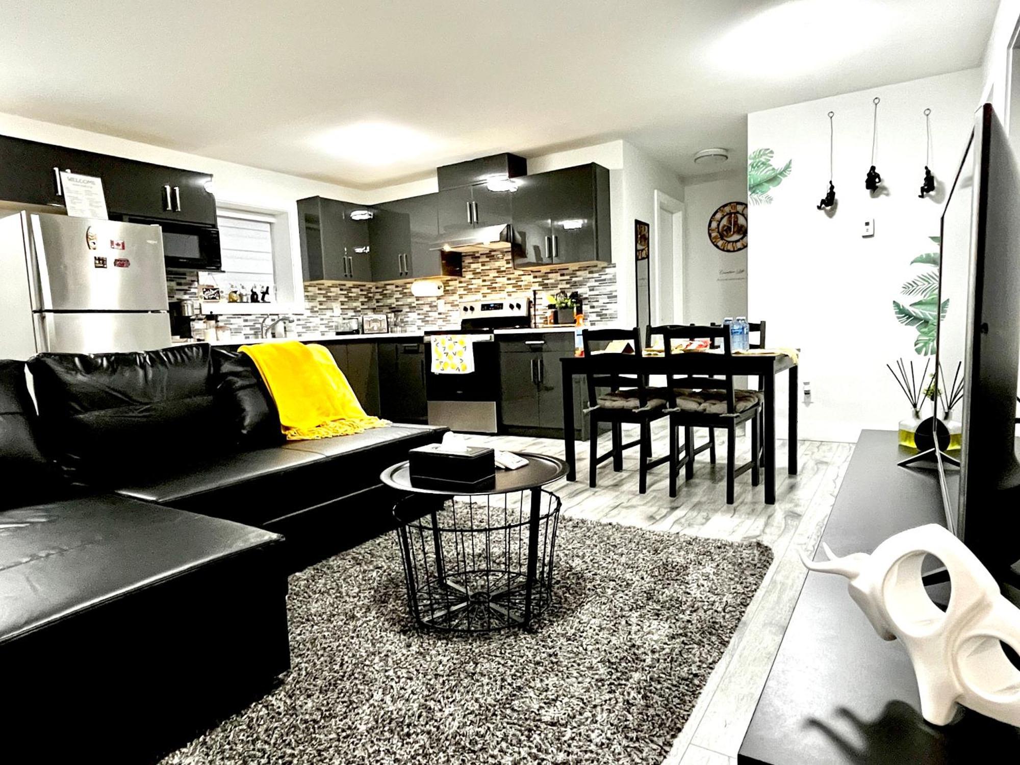 Luxurious & Stylish Two Bedroom Suite, Full Kitchen, Close To Vancouver Delta Exteriör bild