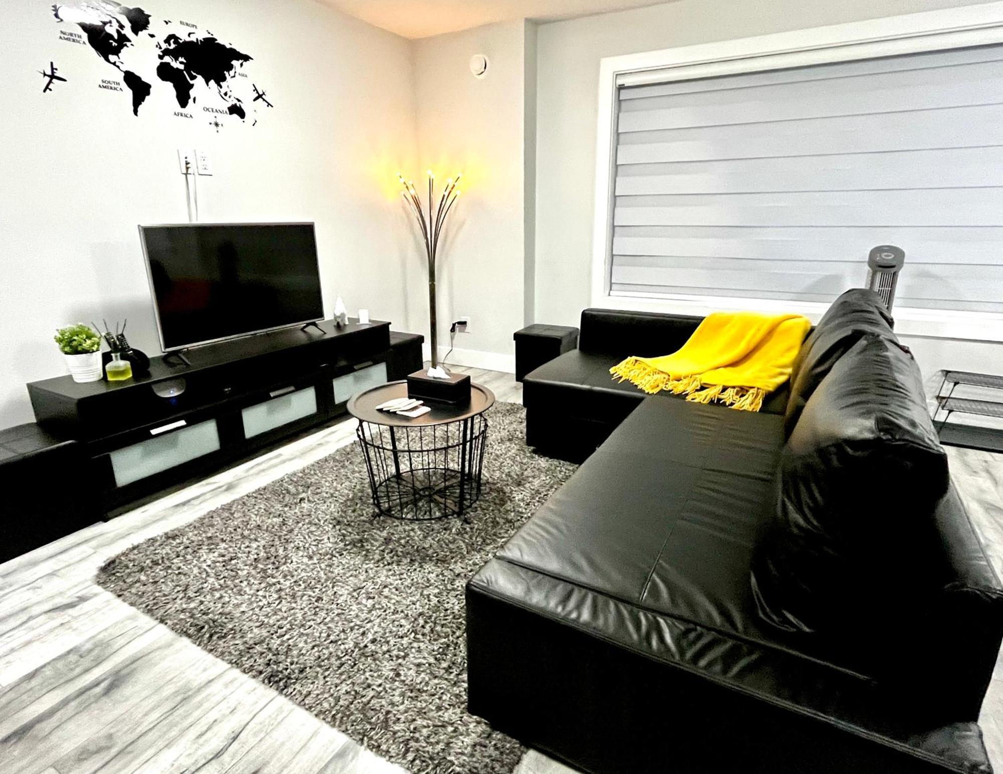 Luxurious & Stylish Two Bedroom Suite, Full Kitchen, Close To Vancouver Delta Exteriör bild